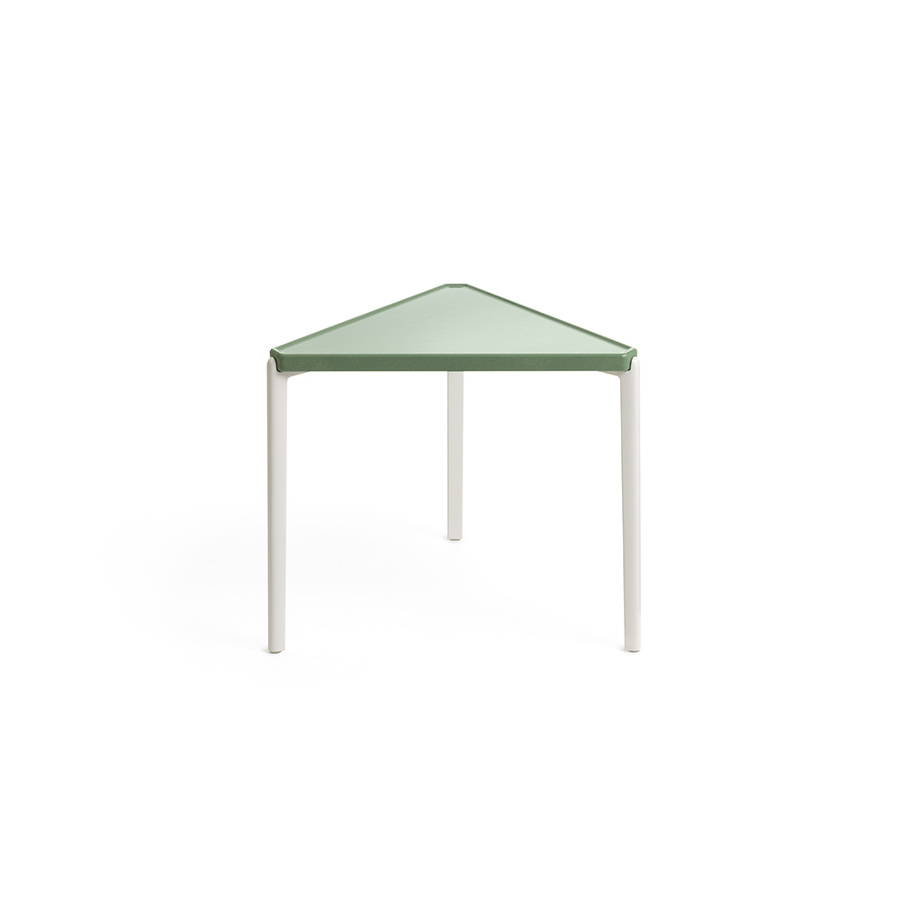 MAGIS Tambour-Concrete Low Table Triangle H36 / MAGIS（マジス） / リビングテーブル・ローテーブル・座卓 / MAG10206GRN_ma.jpg