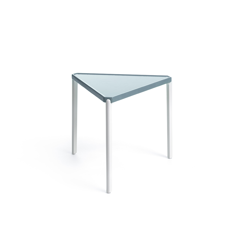 MAGIS Tambour-Concrete Low Table Triangle H36 / MAGIS（マジス） / リビングテーブル・ローテーブル・座卓 / MAG10206_dt_02.jpg