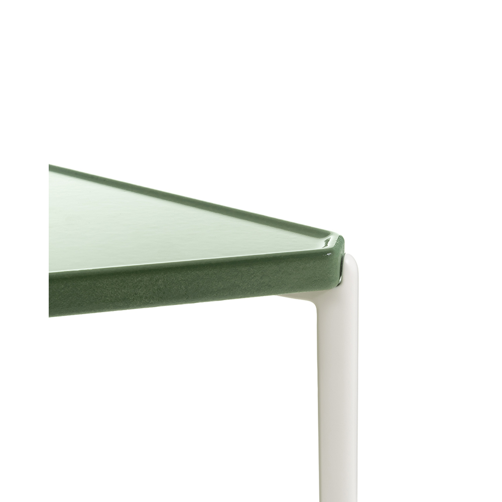 MAGIS Tambour-Concrete Low Table Triangle H36 / MAGIS（マジス） / リビングテーブル・ローテーブル・座卓 / MAG10206_dt_05.jpg