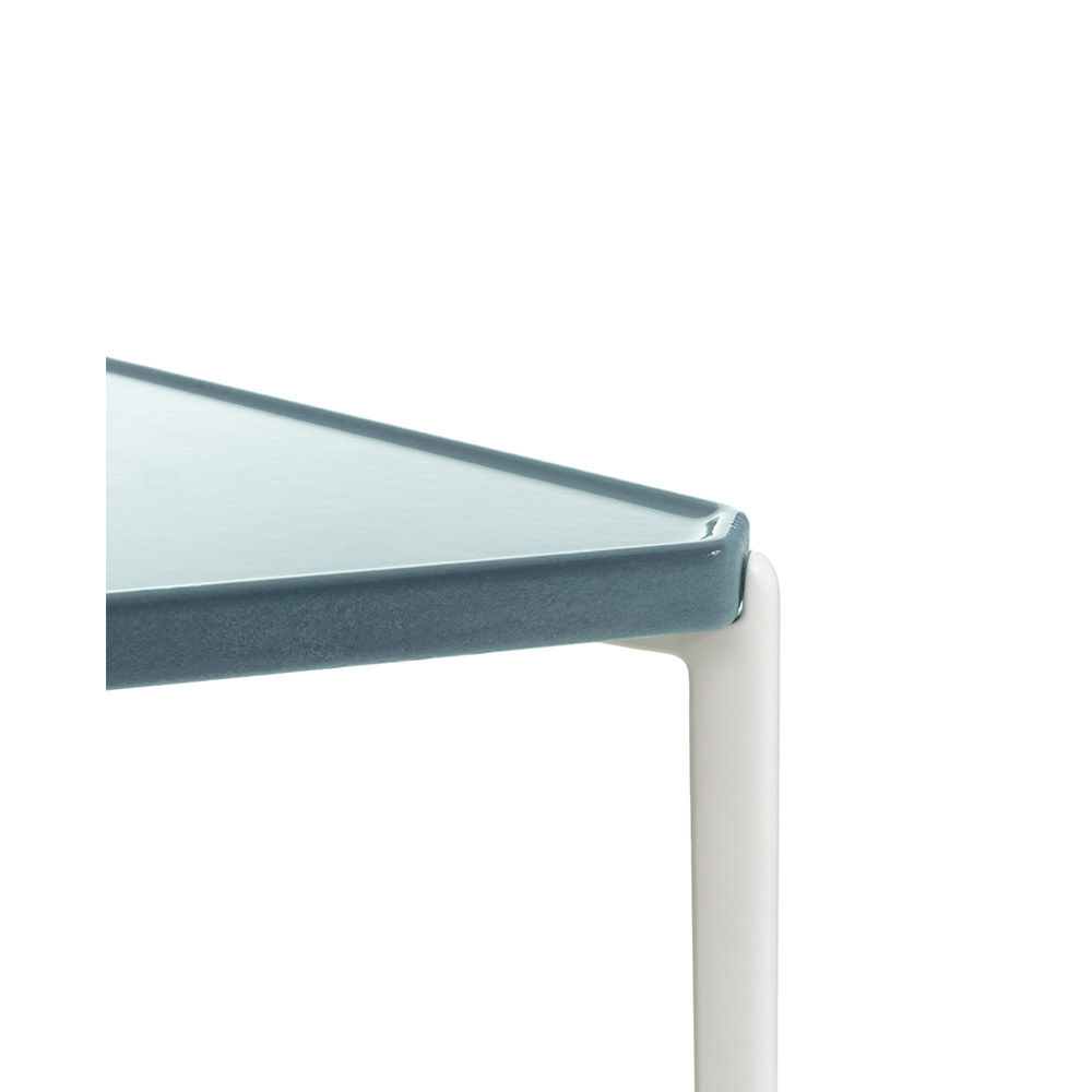 MAGIS Tambour-Concrete Low Table Triangle H36 / MAGIS（マジス） / リビングテーブル・ローテーブル・座卓 / MAG10206_dt_06.jpg