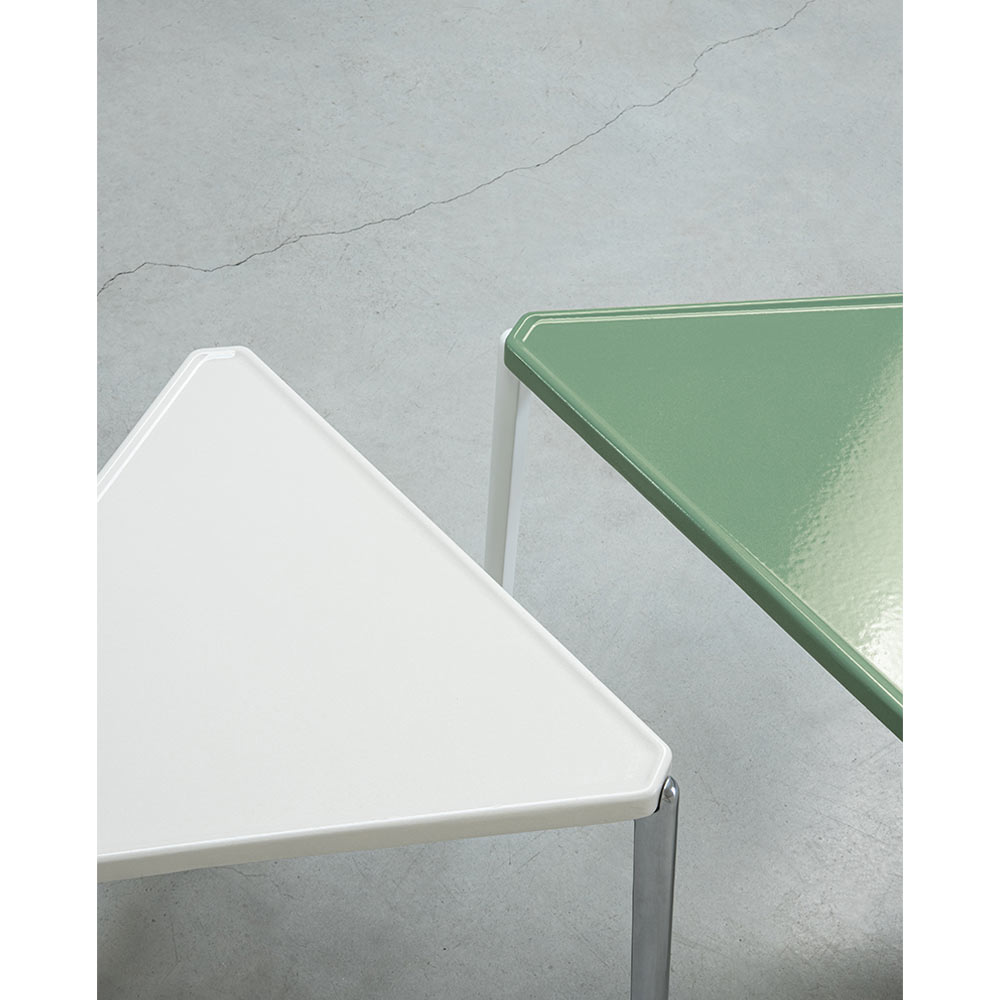 MAGIS Tambour-Concrete Low Table Triangle H36 / MAGIS（マジス） / リビングテーブル・ローテーブル・座卓 / MAG10206_dt_10.jpg