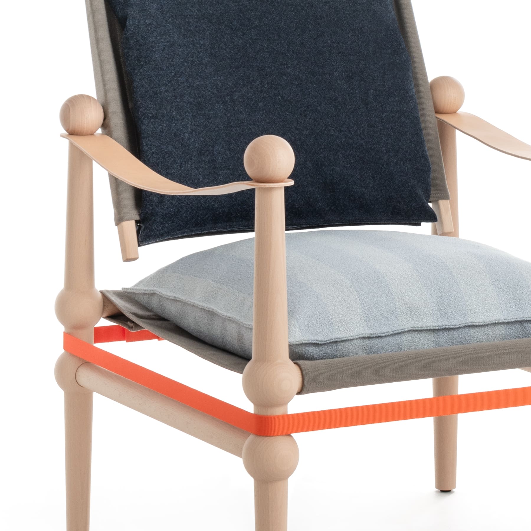 MAGIS Twain Low chair with arms / MAGIS（マジス） / ラウンジチェア / col_MAG10212BLU.jpg