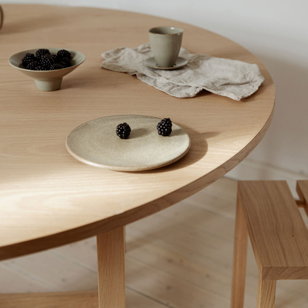 MOEBE Round Dining Table φ140 / MOEBE（ムーべ） / ダイニングテーブル / MOE10047_dt_02.jpg