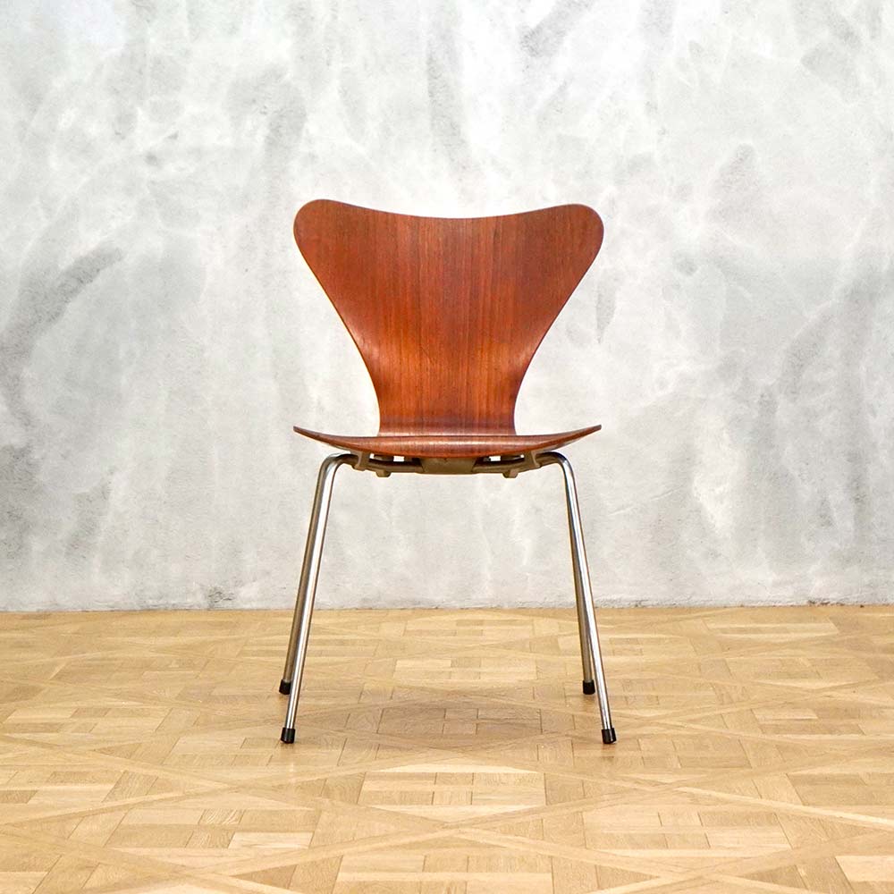 Arne Jacobsen Seven Chair Teak / MOTO FURNITURE（モトファニチャー） / ダイニングチェア / MOT20014_dt_01.jpg