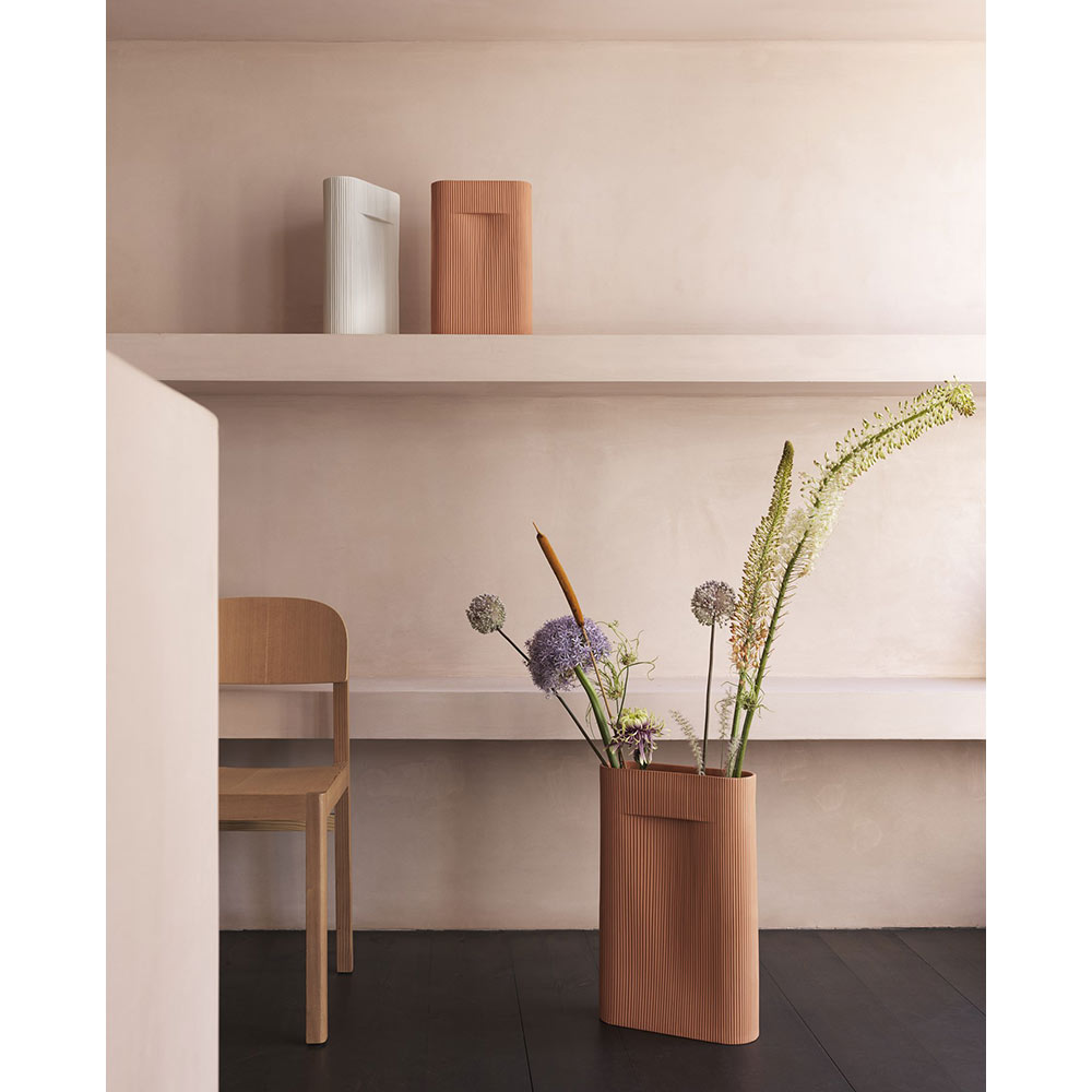 RIDGE VASE H48.5cm / muuto（ムート） / 花器・フラワーベース・花瓶 / MUT10070_dt_09.jpg