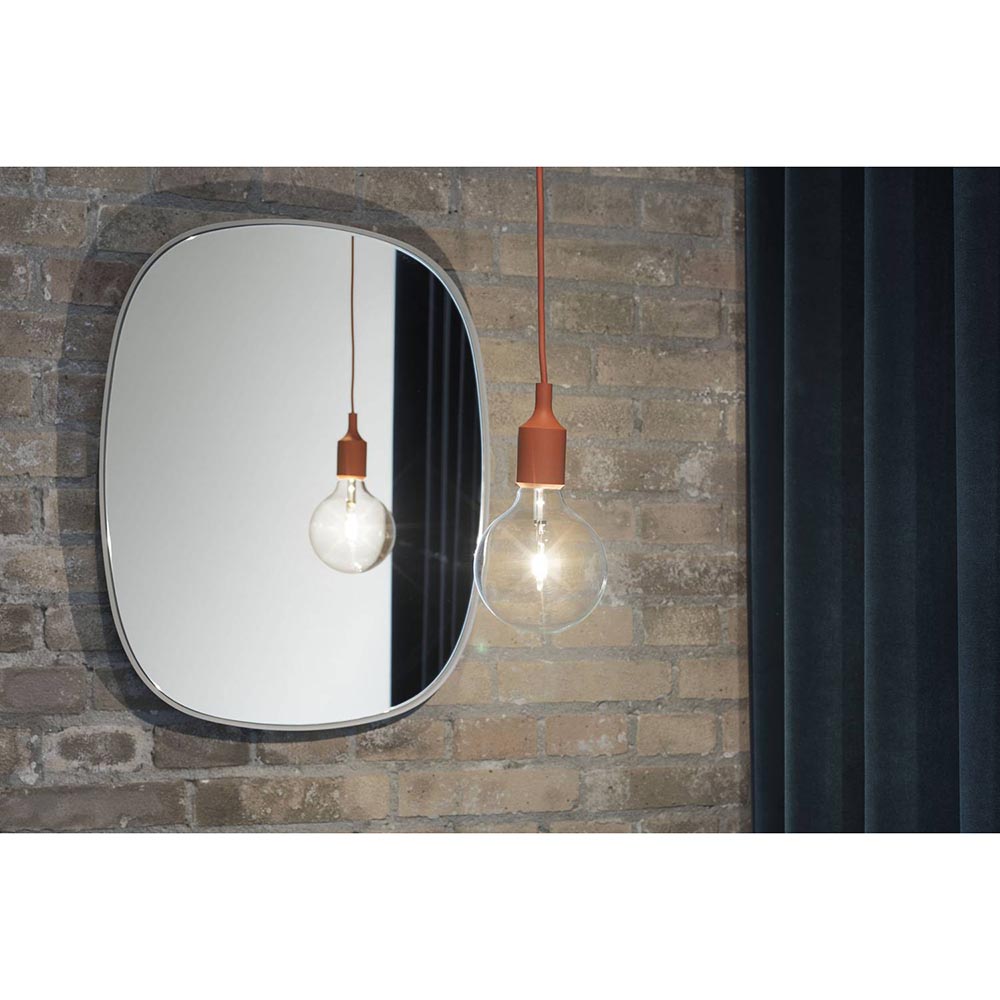 FRAMED MIRROR Small / muuto（ムート） / 壁掛けミラー・壁掛け鏡・鏡台・スタンドミラー / MUT10080_dt_07.jpg