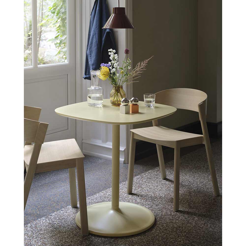 SOFT CAFE TABLE 700×700 H1050 / muuto（ムート） / カフェテーブル / MUT10158_dt_01.jpg