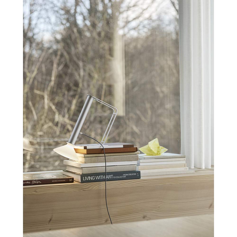 PITON PORTABLE LAMP / muuto（ムート） / テーブルランプ・テーブルライト / MUT10192_dt_06.jpg