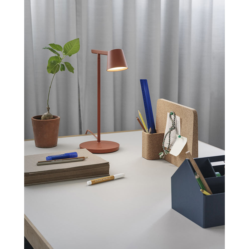 WORKSHOP TABLE 1300×650 / muuto（ムート） / ダイニングテーブル / MUT10193_dt_02.jpg