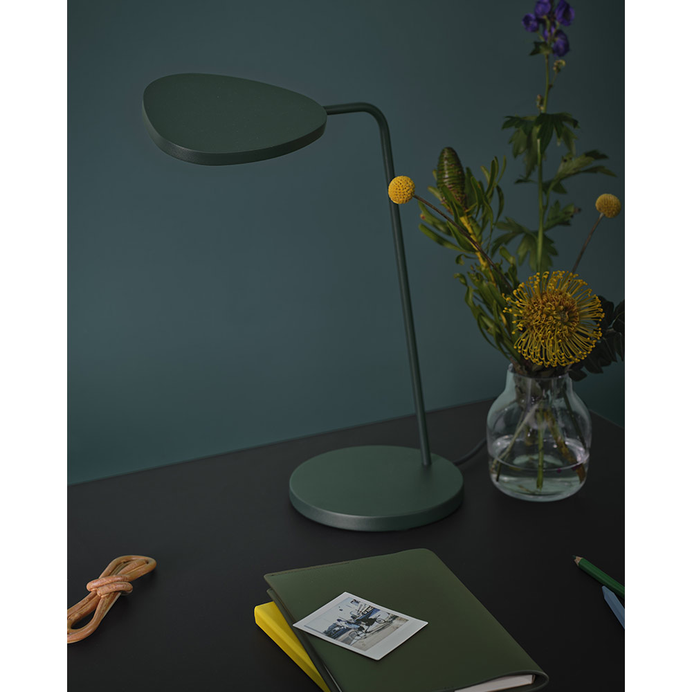 WORKSHOP TABLE 1300×650 / muuto（ムート） / ダイニングテーブル / MUT10193_dt_03.jpg