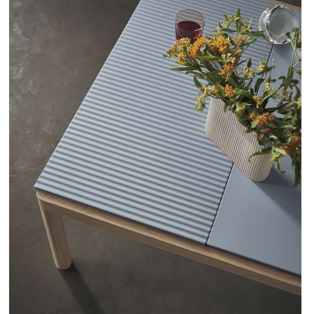 COUPLE COFFEE TABLE 2Plain 1Wavy W1200 Dark Oiled Oak / muuto（ムート） / リビングテーブル・ローテーブル・座卓 / MUT10264_dt_05.jpg
