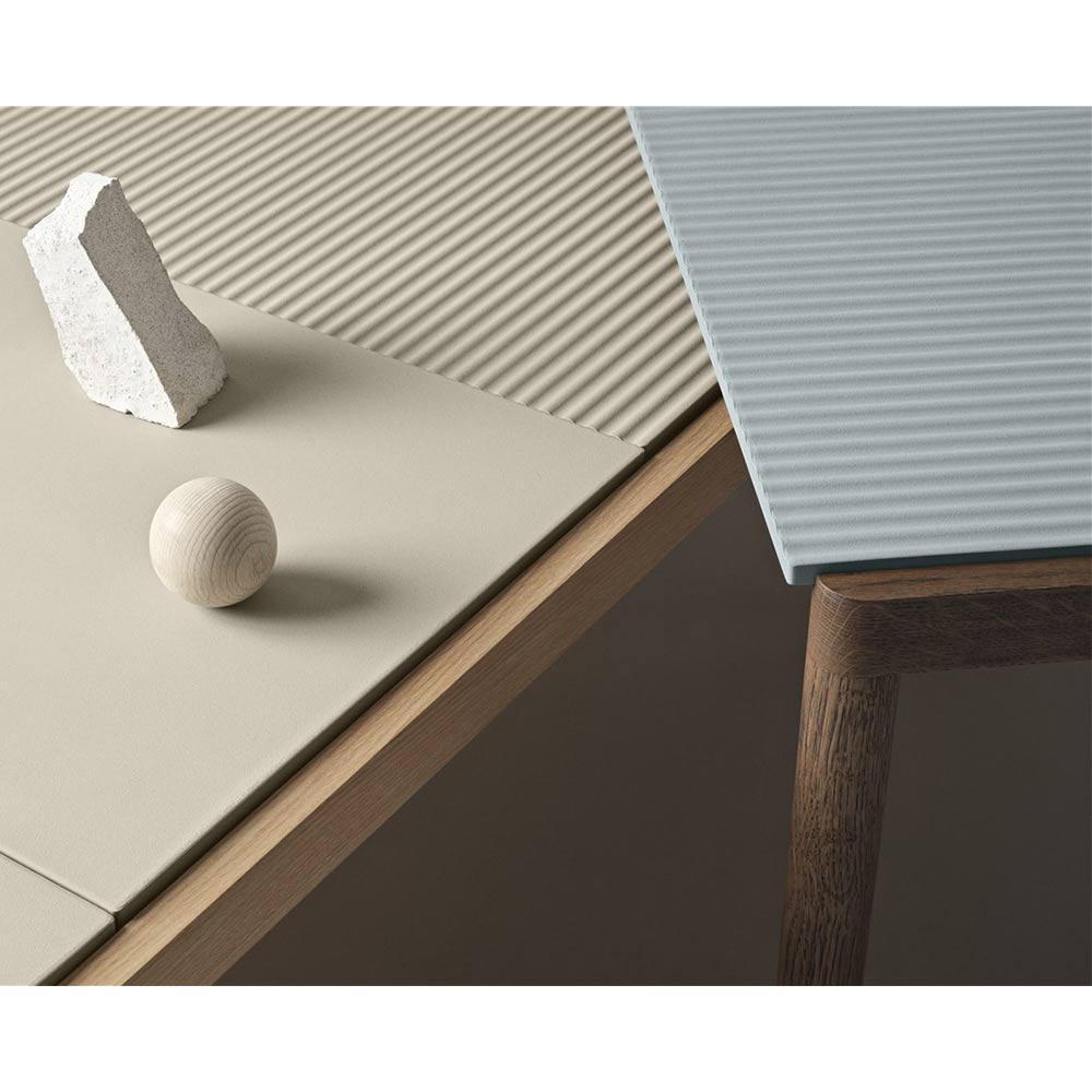 COUPLE COFFEE TABLE 2Plain 1Wavy W1200 Oak / muuto（ムート） / リビングテーブル・ローテーブル・座卓 / MUT10265_dt_03.jpg