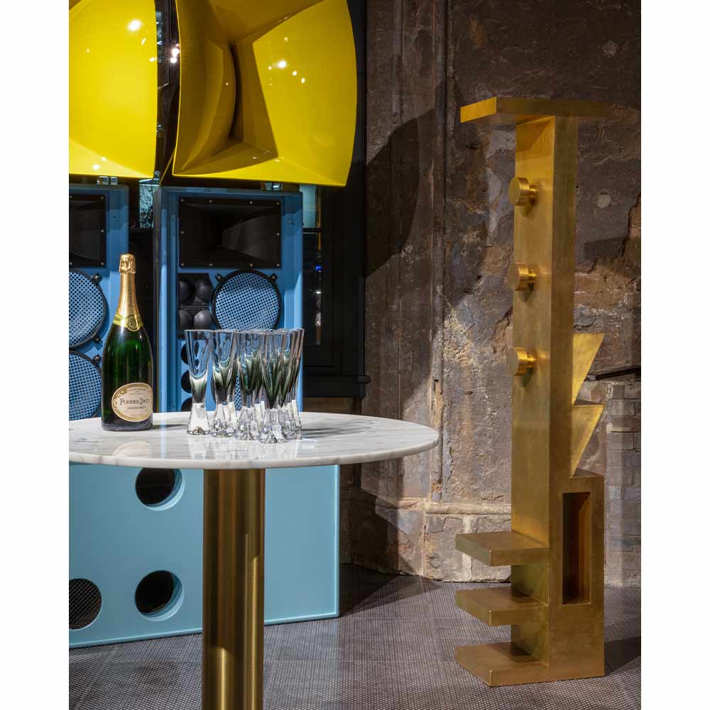 Tom Dixon. TUBE DINING TABLE 900 / Tom Dixon.（トム・ディクソン） / ダイニングテーブル / TDN10129_dt_02.jpg