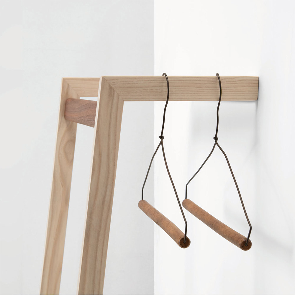 TP センの木の家具 Tatekake Hanger / 大雪木工（タイセツモッコウ） / コートハンガー・ハンガーラック・ポールハンガー / TSM10033_dt_02.jpg