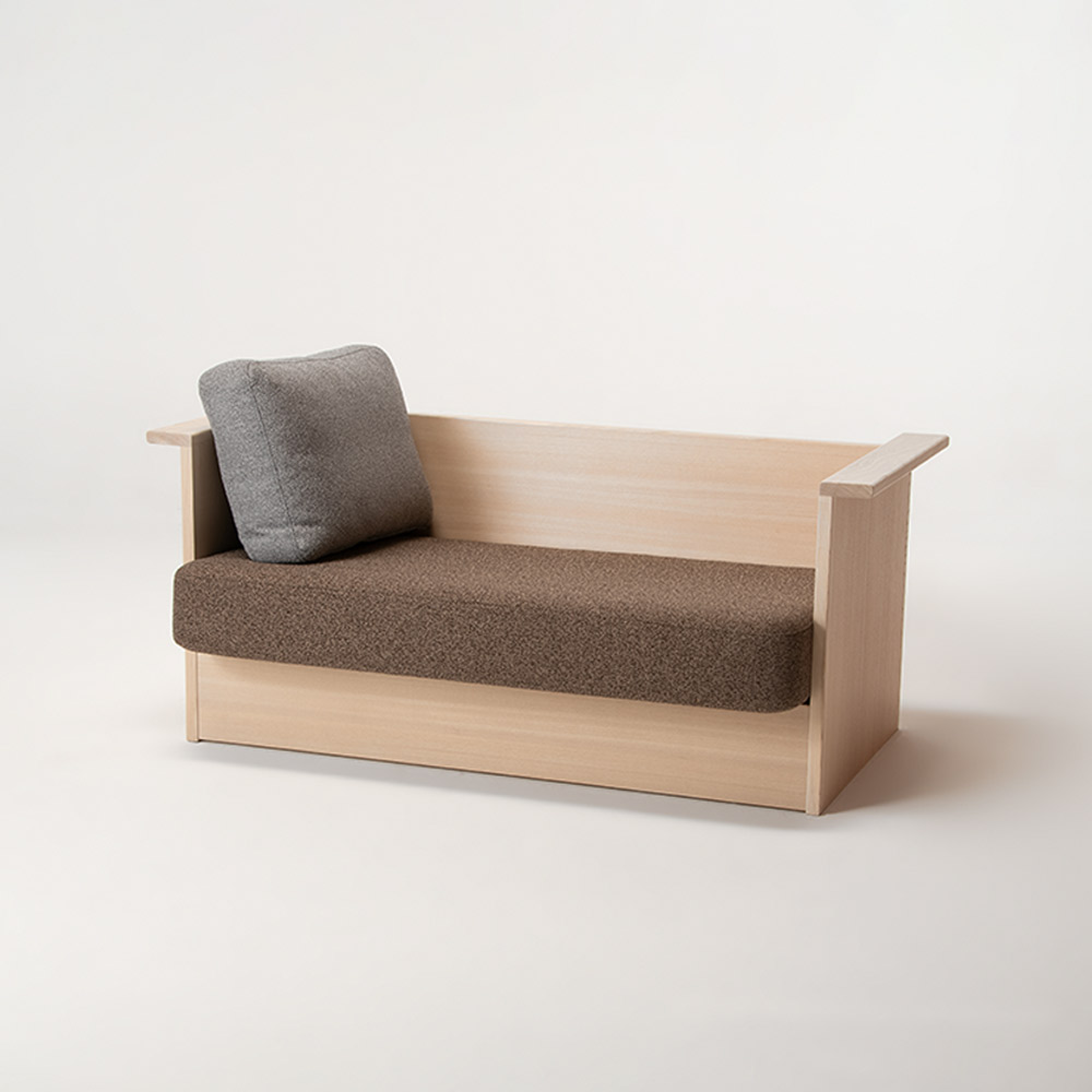 TP センの木の家具 Kigakiku Sofa (クッション付き) / 大雪木工（タイセツモッコウ） / 2人掛けソファ / TSM10042DBR_ma.jpg