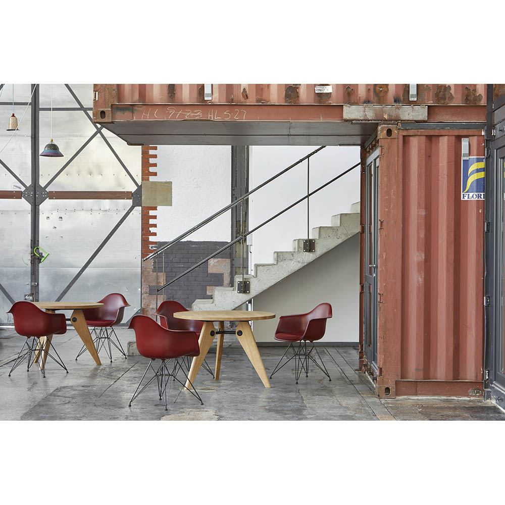 Gueridon φ1050 dark oak / Vitra（ヴィトラ） / ダイニングテーブル / VTR10076_dt_07.jpg