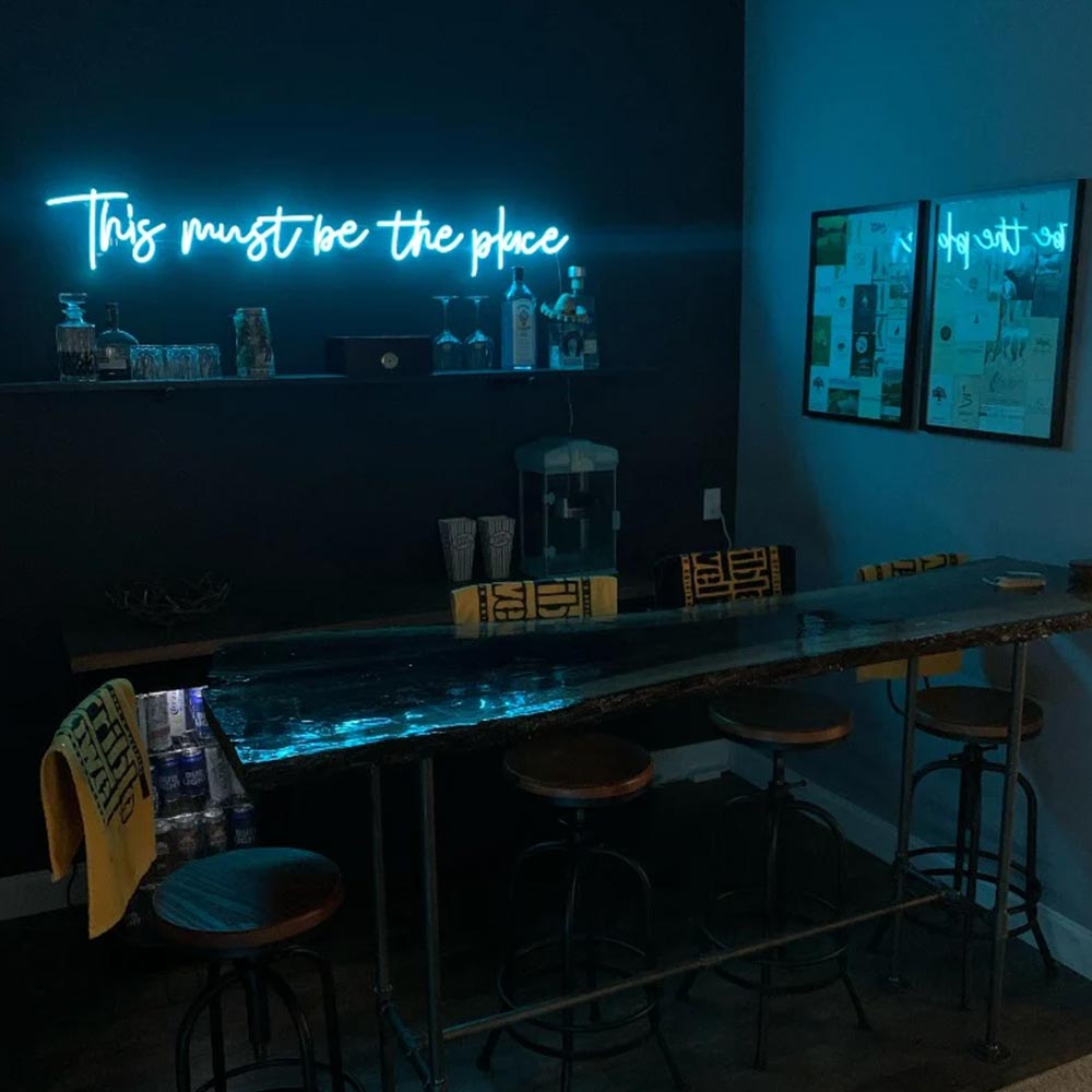 Word Art This Must Be The Place_Yellowpop LEDネオンサイン / Yellowpop（イエローポップ） / スタンドライト・フロアライト・フロアスタンド / YEP10005_dt_01.jpg