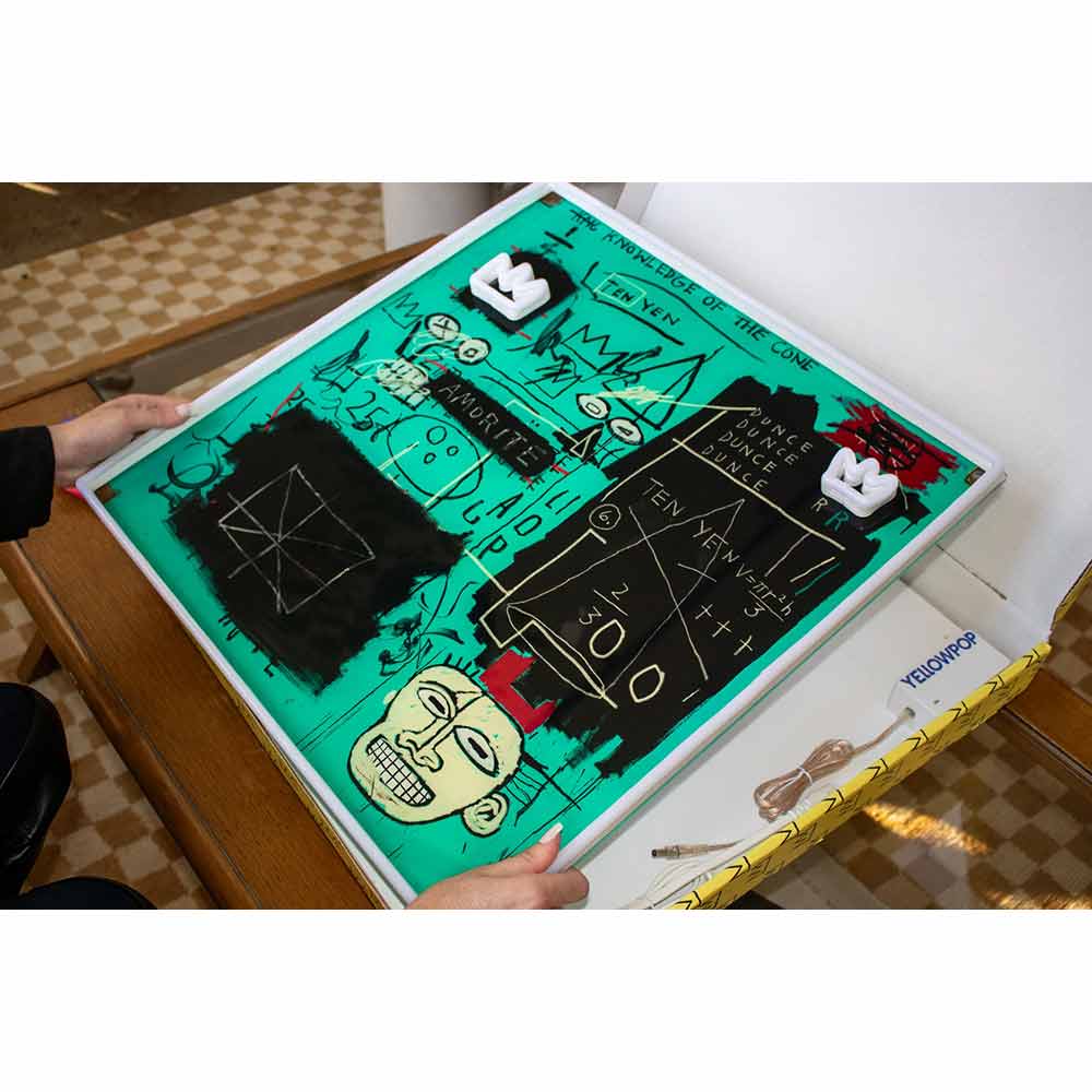 Jean Michel Basquiat Equals Pie_Yellowpop LEDネオンサイン / Yellowpop（イエローポップ） / スタンドライト・フロアライト・フロアスタンド / YEP10014_dt_04.jpg