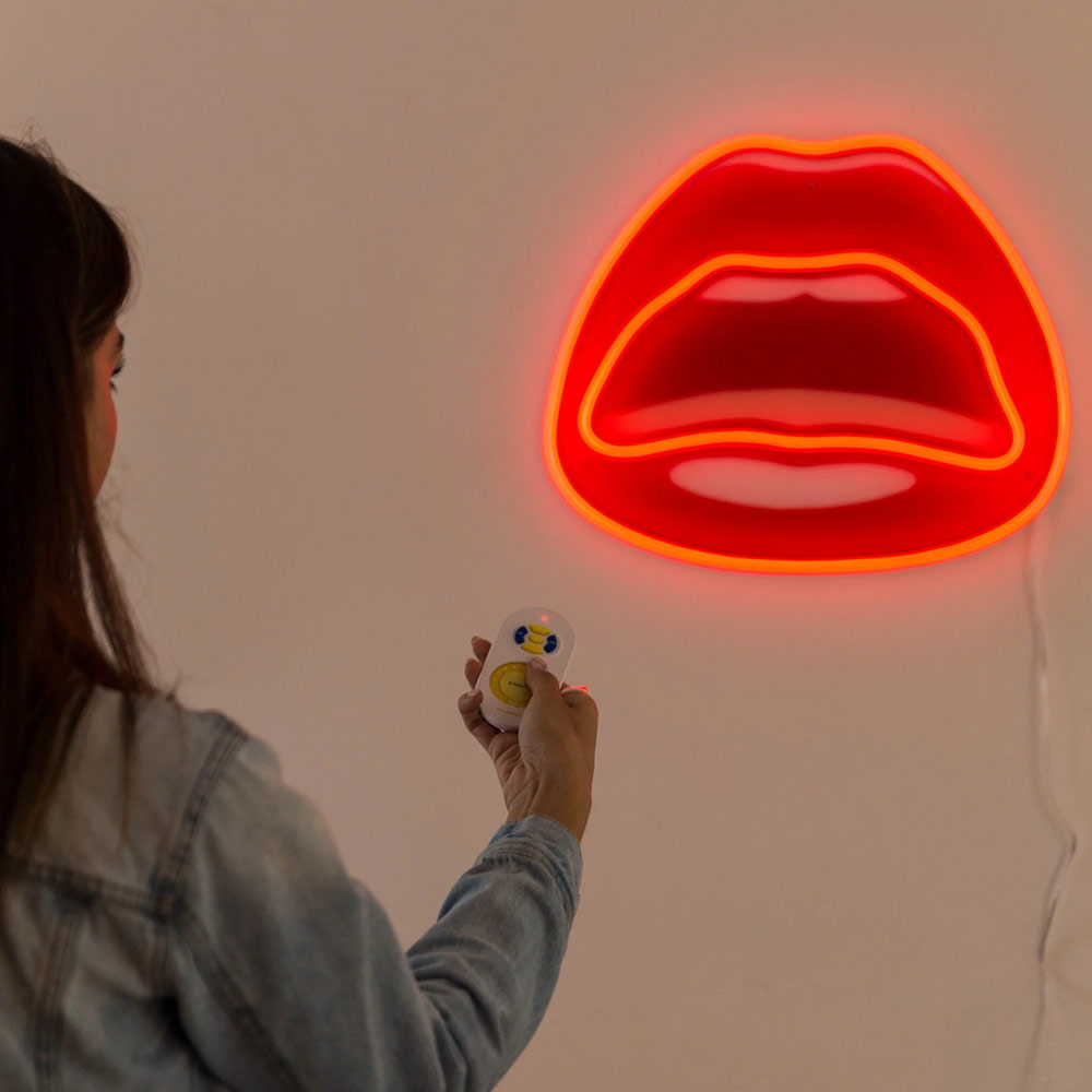 Tom Wesselmann Lips_Yellowpop LEDネオンサイン / Yellowpop（イエローポップ） / スタンドライト・フロアライト・フロアスタンド / YEP10032_dt_04.jpg