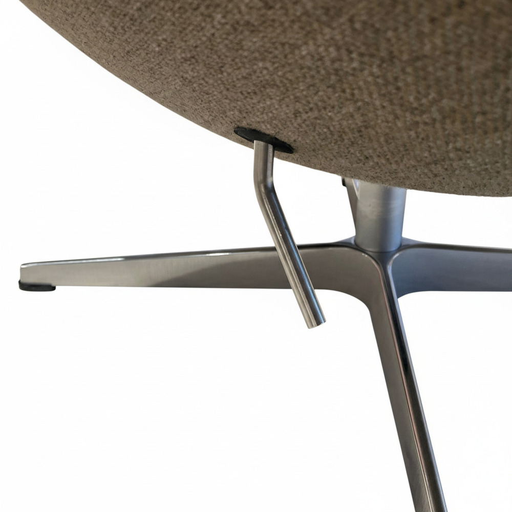 EGG LOUNGE CHAIR / FRITZ HANSEN（フリッツ・ハンセン） / ラウンジチェア / YNG30078_dt_04.jpg