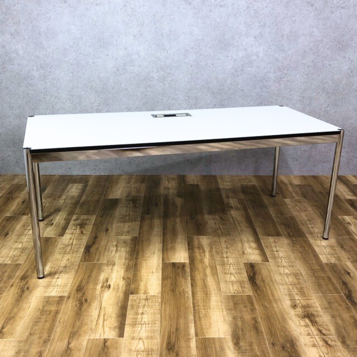 USM USM ハラーテーブル W1750 ケーブルワイヤーバスケット付き USM USM ハラーテーブル W1750 ケーブルワイヤーバスケット付き