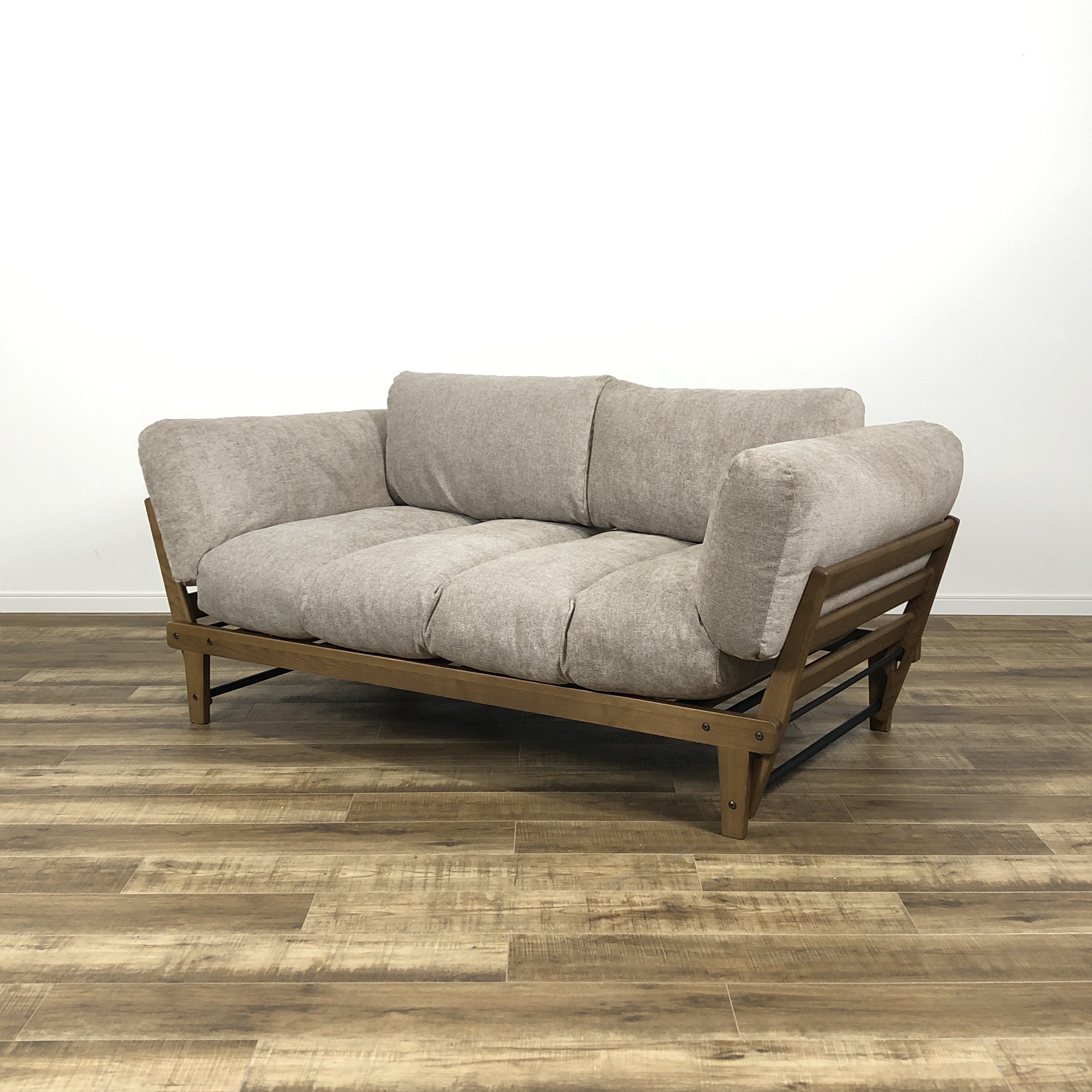 JOURNAL STANDARD FURNITURE ALVESTA SOFA