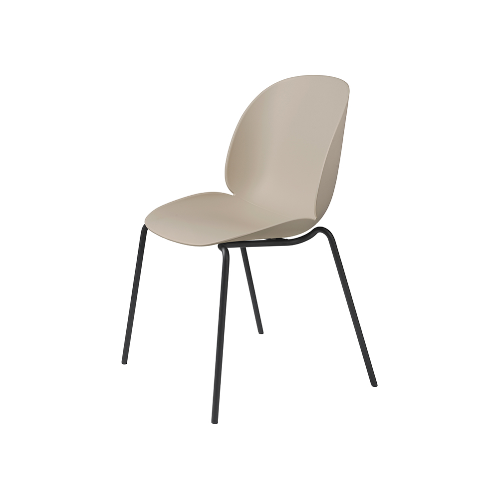 GUBI GUBI Beetle Chair - Stacking, Black Matt Base / グビ | 家具